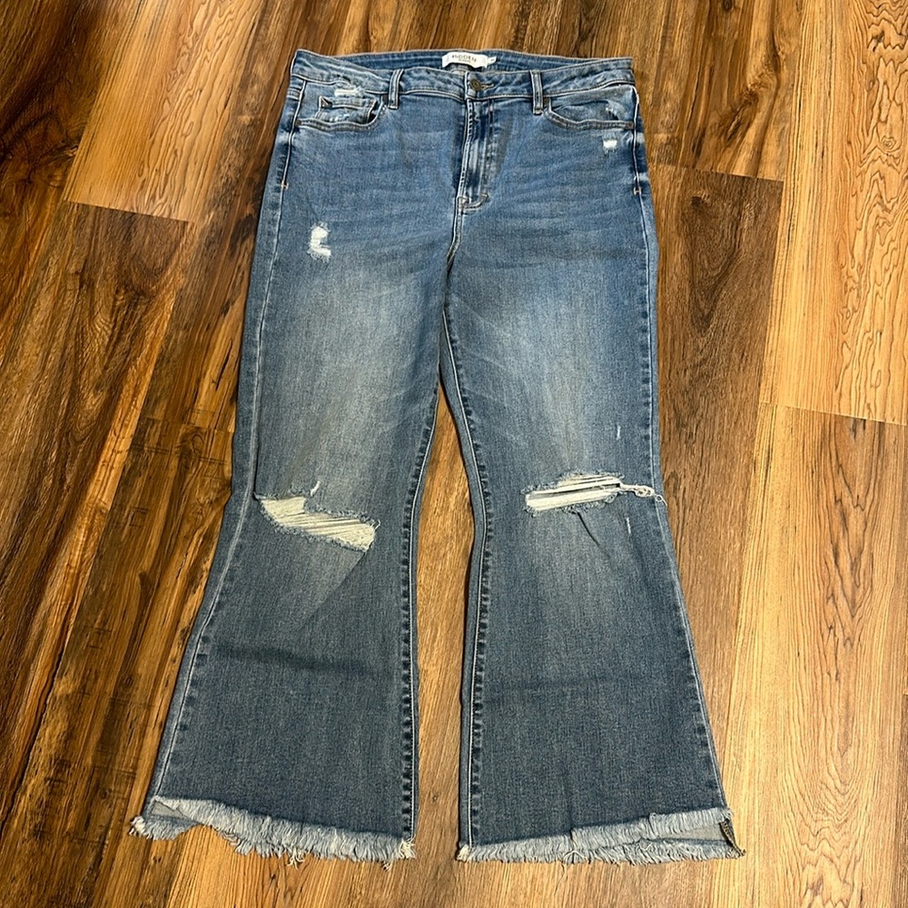 Hidden Cropped Flare size 34